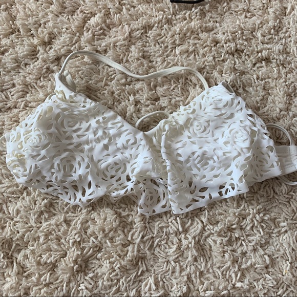 Bikini - Picture 2 of 8